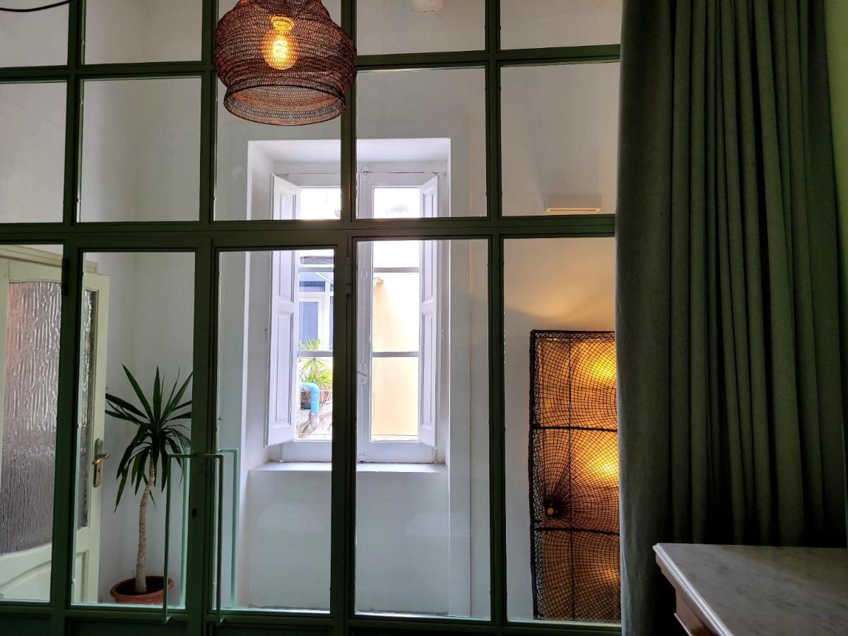 Charming Apartment With Balcony In The Historic Center Napoli Esterno foto