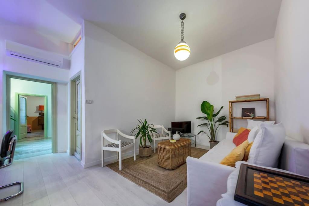 Charming Apartment With Balcony In The Historic Center Napoli Esterno foto
