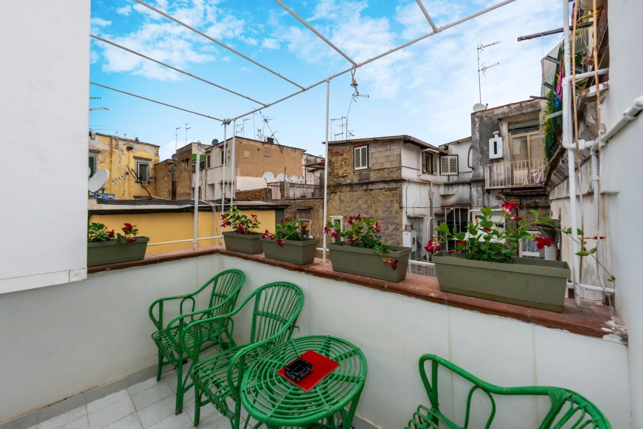 Charming Apartment With Balcony In The Historic Center Napoli Esterno foto
